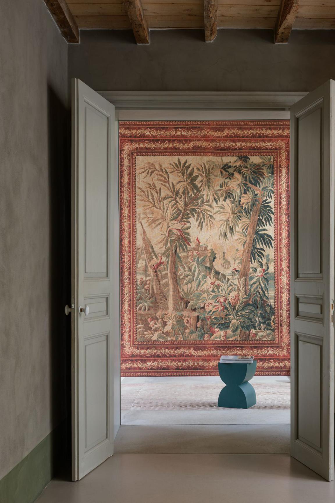 Floraison Red Foliage Wallcovering (main)